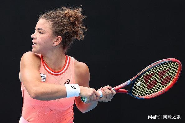 引各方目光 引各方目光