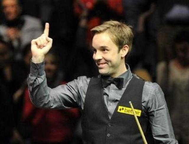 极进行比赛 极进行比赛