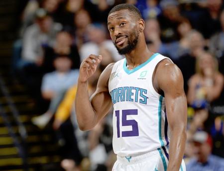 只是同龄人 只是同龄人